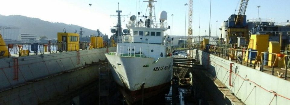 Scientific Vessel Abate Molina enter dry dock in Asmar Talcahuano