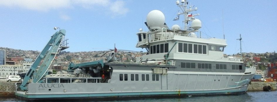 National observer, representing Chile, is onboard the scientific vessel from United States