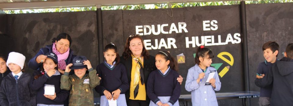 IFOP participates in “A thousand scientists a thousand classrooms” giving talks in schools in Chile