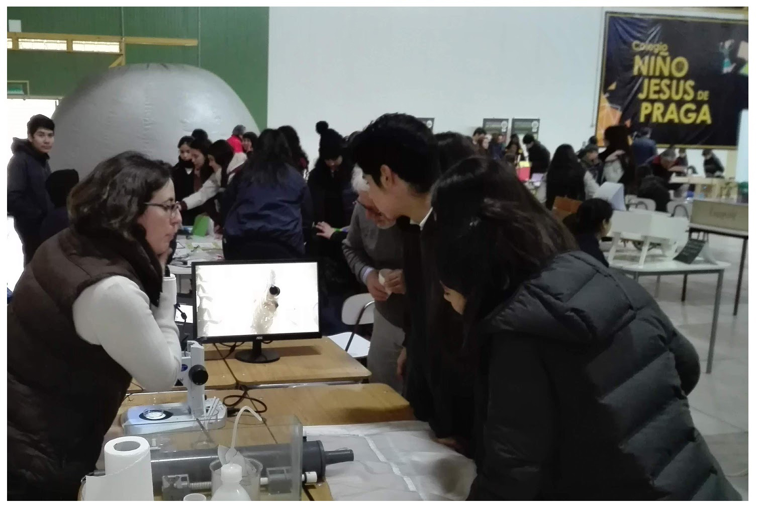 IFOP researchers bring science to schoolchildren in Quillota school