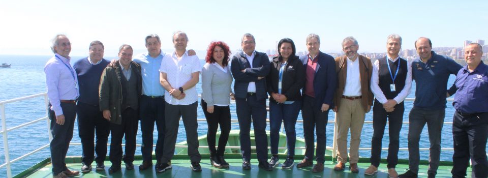 Consejo Directivo de IFOP, visita buque científico Abate Molina