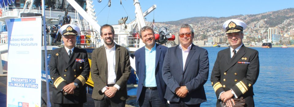 Minister Grau and Undersecretariat Salas lead the ceremony for the start of operations of  fisheries and oceanographic research vessel “Dra. “Barbieri”