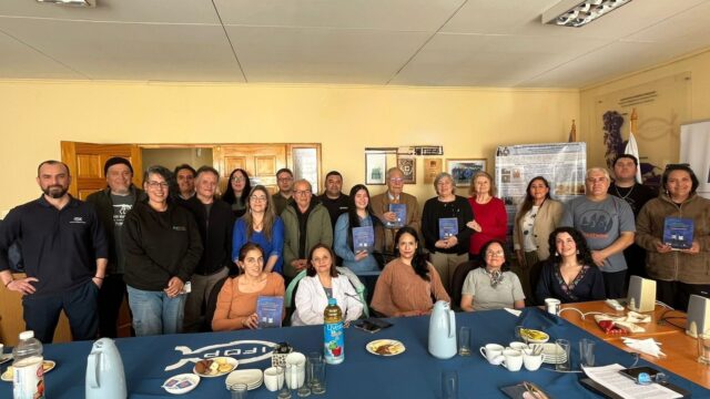 Investigadoras Vivian Montecino y Doris Oliva presentan libro “Dos mujeres en un océano de historias y un mar de cambios”, en IFOP Magallanes.