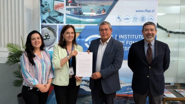 SMA e IFOP firman convenio de colaboración para fortalecer fiscalización del sector acuícola
