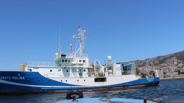 Buque científico Abate Molina Zarpó a investigar la Anchoveta