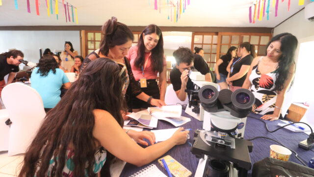 IFOP acerca la investigación marina a docentes en campamento ¡Explora VA! en Arica y Parinacota