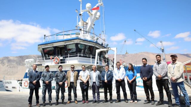 Autoridades de la Región de Tarapacá visitan Buque Científico Dra. Barbieri en el Puerto de Iquique